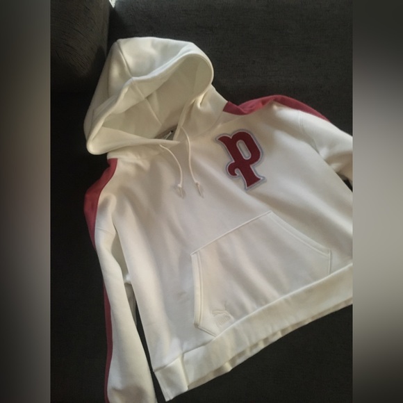 Woman’s Puma Set. Hoodie and Joggers. - Picture 5 of 11